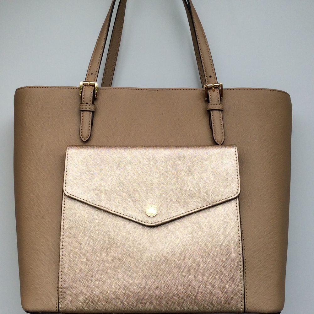 NWT ! Michael Kors LG Pocket Tote